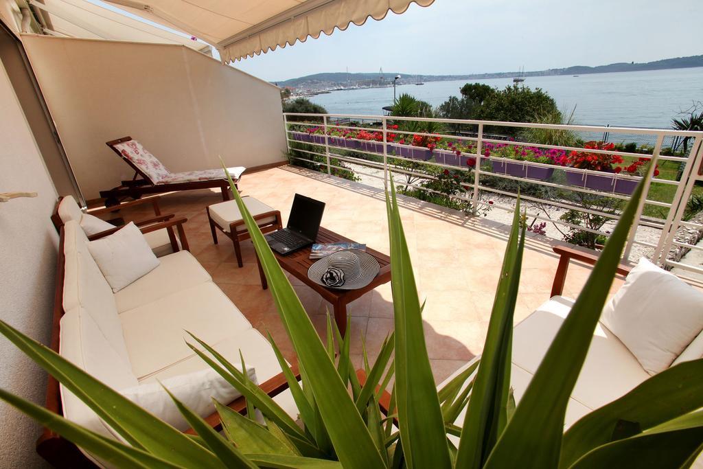 Gem Of The Sea Luxury Beach Apartment With Brand New Heating Infinity Pool โตรกีร์ ภายนอก รูปภาพ