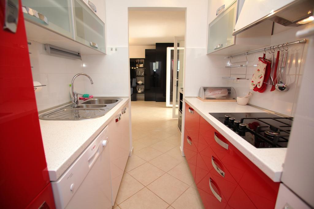 Gem Of The Sea Luxury Beach Apartment With Brand New Heating Infinity Pool โตรกีร์ ภายนอก รูปภาพ