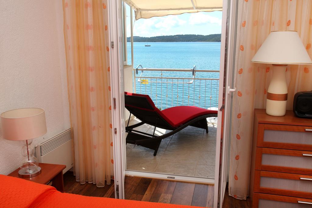 Gem Of The Sea Luxury Beach Apartment With Brand New Heating Infinity Pool โตรกีร์ ภายนอก รูปภาพ