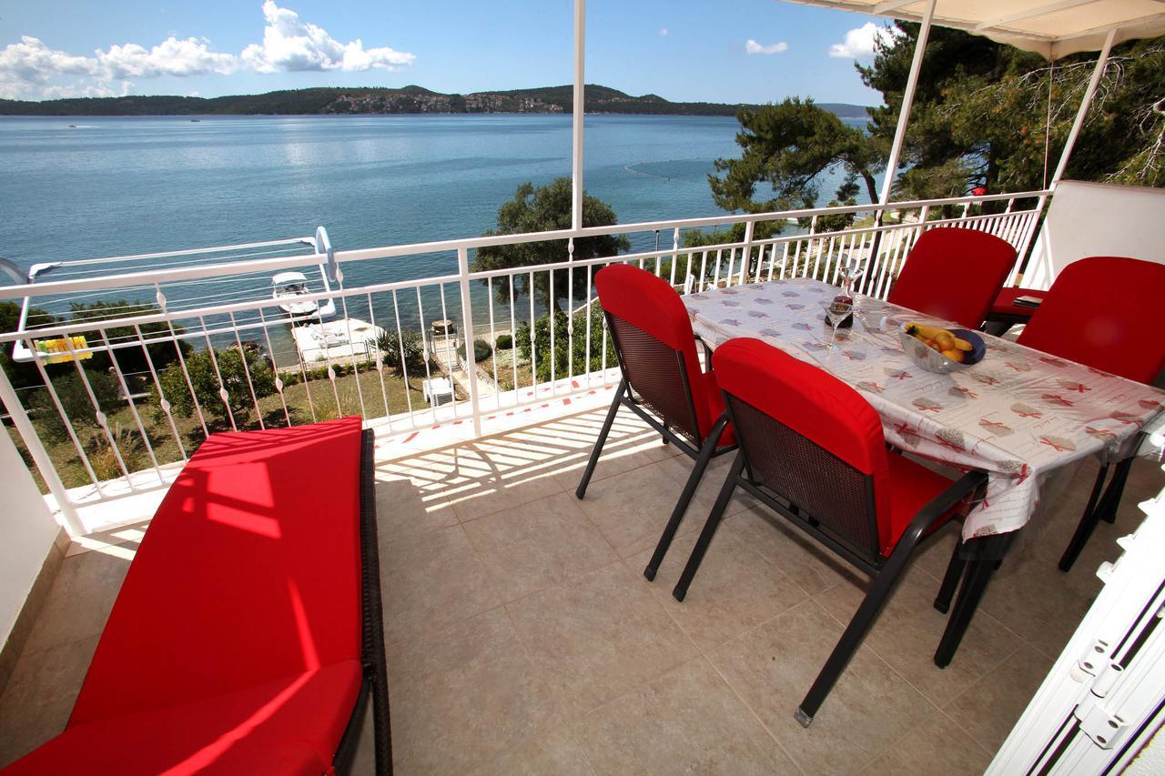 Gem Of The Sea Luxury Beach Apartment With Brand New Heating Infinity Pool โตรกีร์ ภายนอก รูปภาพ