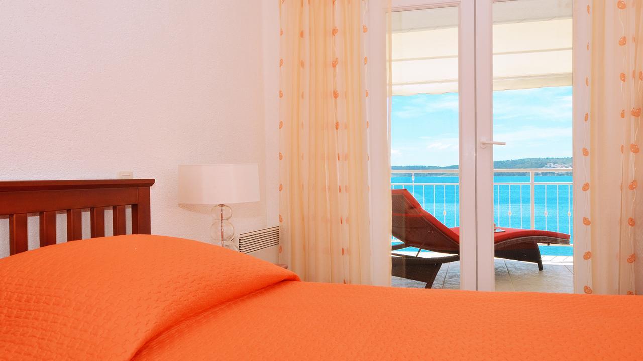 Gem Of The Sea Luxury Beach Apartment With Brand New Heating Infinity Pool โตรกีร์ ภายนอก รูปภาพ