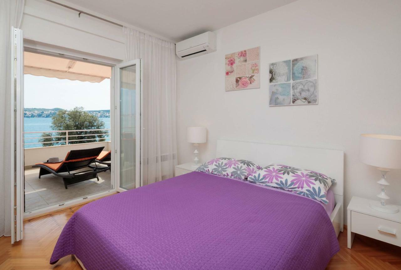 Gem Of The Sea Luxury Beach Apartment With Brand New Heating Infinity Pool โตรกีร์ ภายนอก รูปภาพ