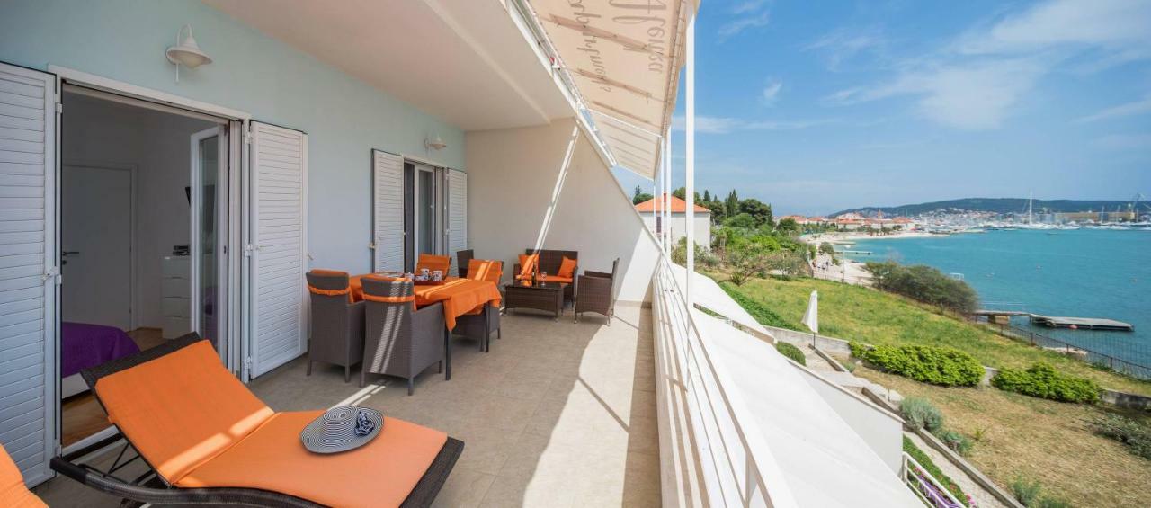 Gem Of The Sea Luxury Beach Apartment With Brand New Heating Infinity Pool โตรกีร์ ภายนอก รูปภาพ